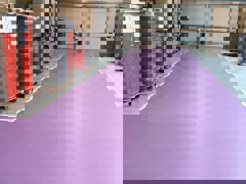 Produktions- und Lagerhallen